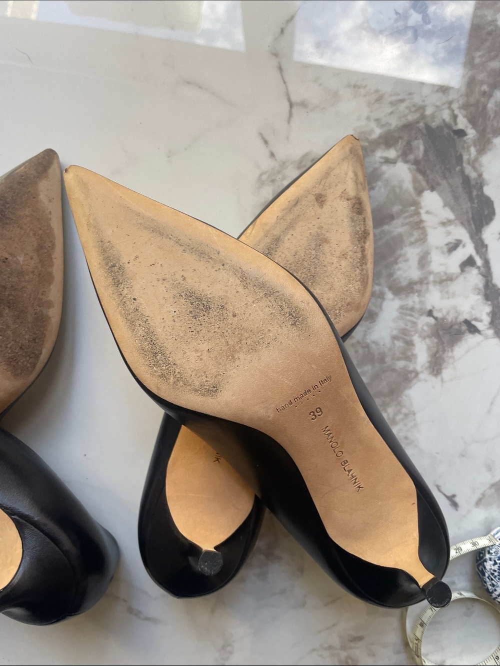 2 pairs of Manolo kitten heel pumps - Picture 5 of 5